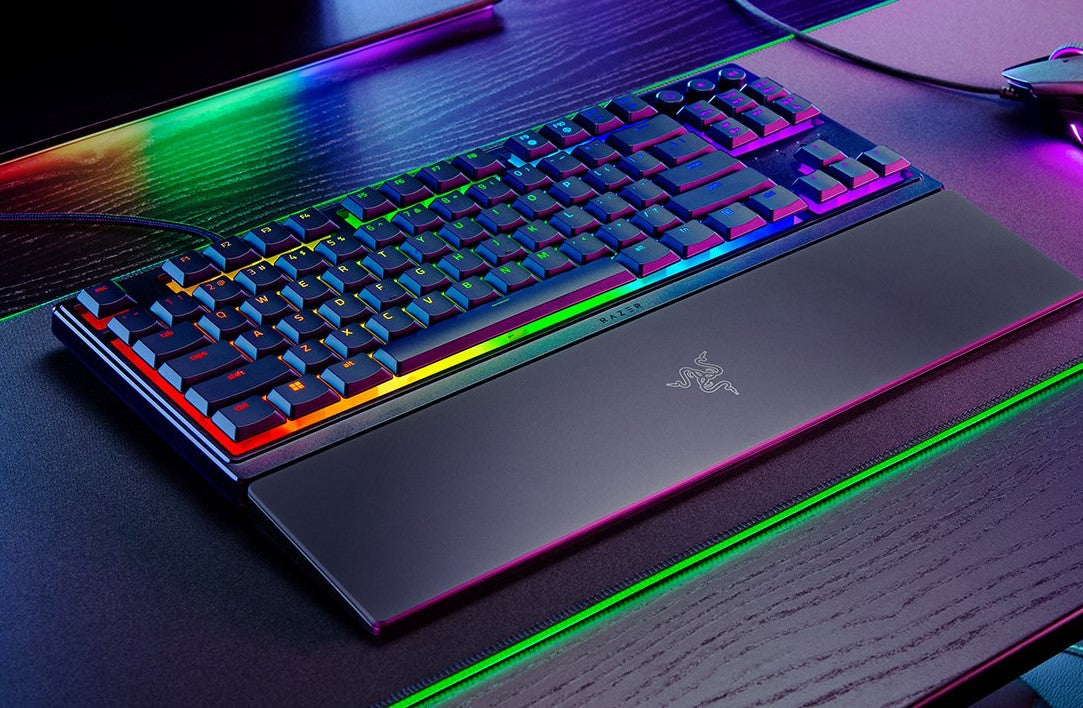 RAZER ORNATA V3 TENKEYLESS - RZ03-04880100-R3M1 | Compact Low Profile Gaming Keyboard, Razer Mecha-Membrane Switches, UV-Coated Keycaps, Magnetic Soft-Touch Wrist Rest