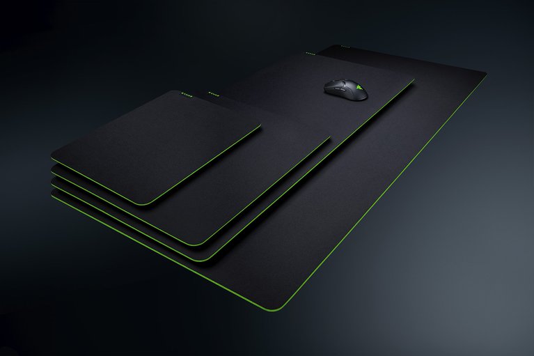 RAZER GIGANTUS V2-XXL--Soft Gaming Mouse Mat, Textured micro weave cloth surface, Thick High Density Rubber Foam,  XXL (940 X 410) MM